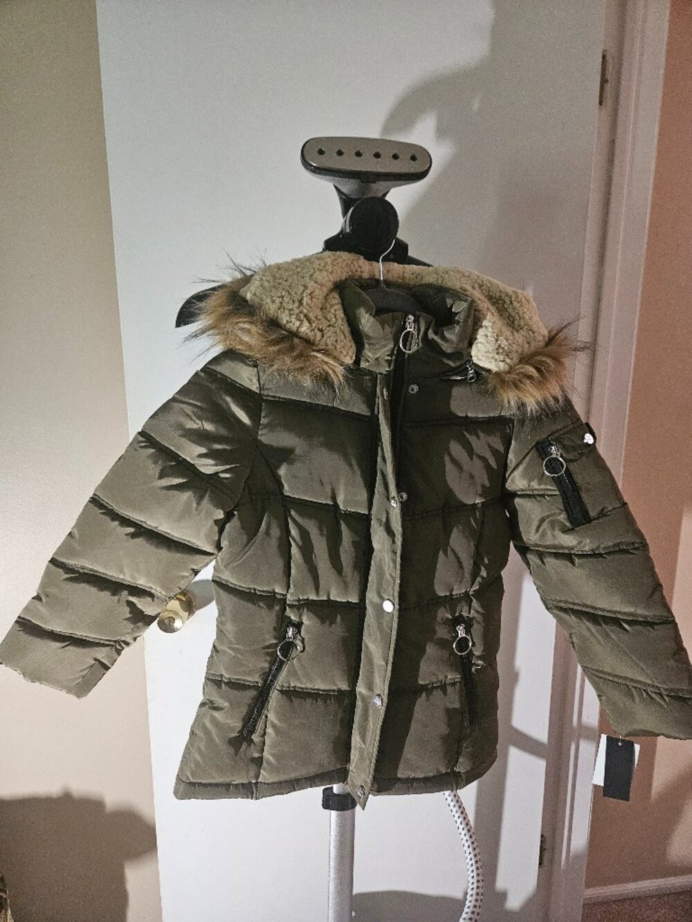 Steve Madden Olive Faux‑Fur Hooded Puffer Coat – Size XL – NEW